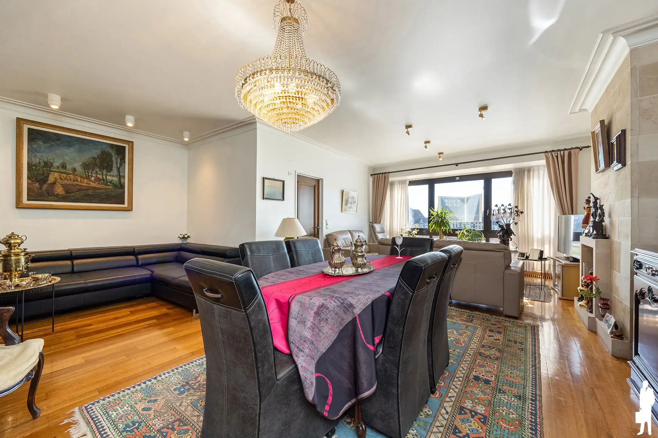 Ruim appartement met 2 slpk en 3 terrassen aan de Grote Markt foto 3