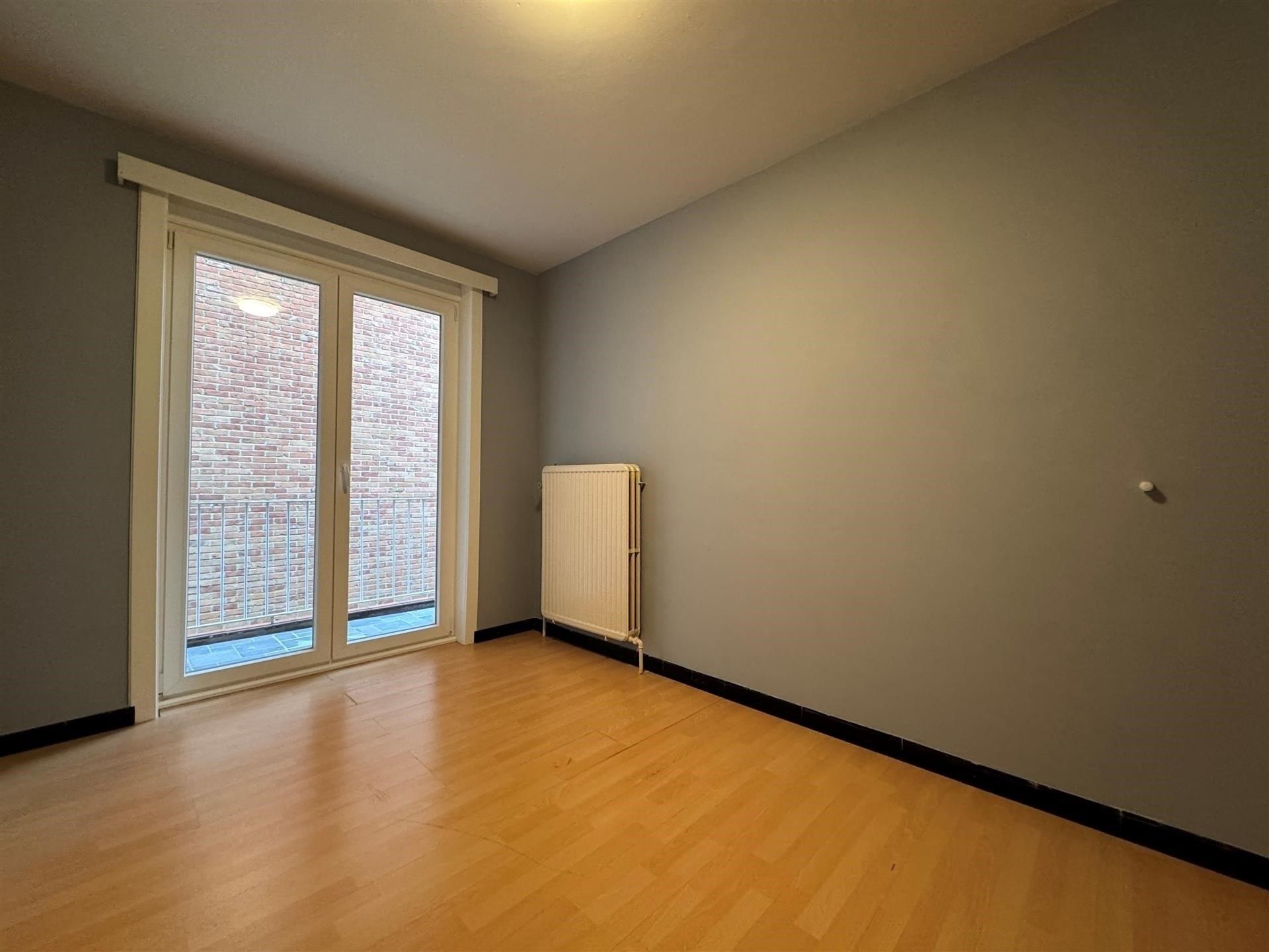Gunstig gelegen 2 slaapkamer appartement. foto 16