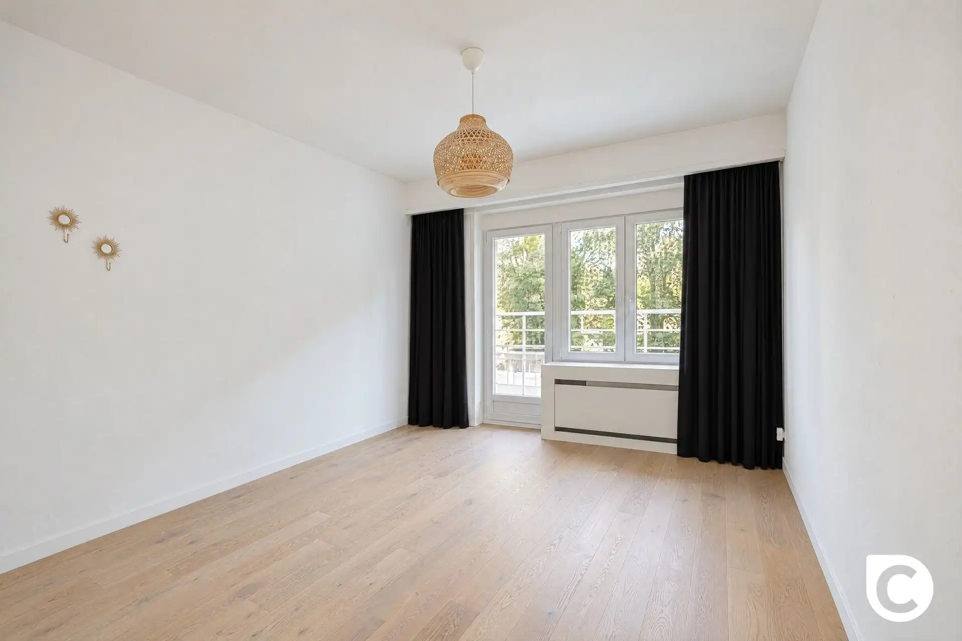 Instapklaar 2 slaapkamer app + garage foto 7