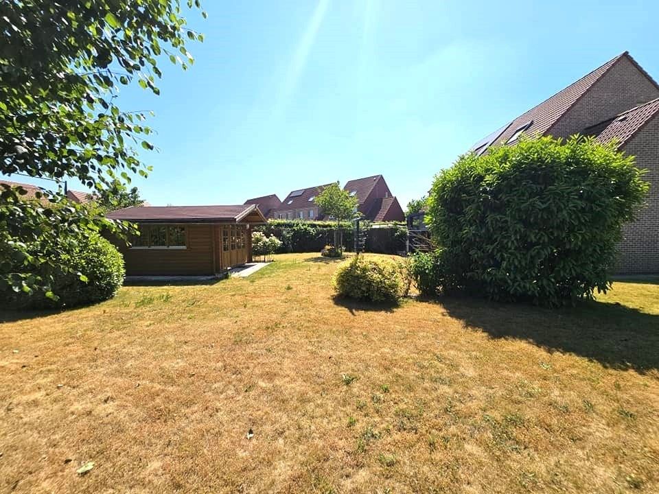 Recente driegevel in uiterst aangename woonwijk. foto 18