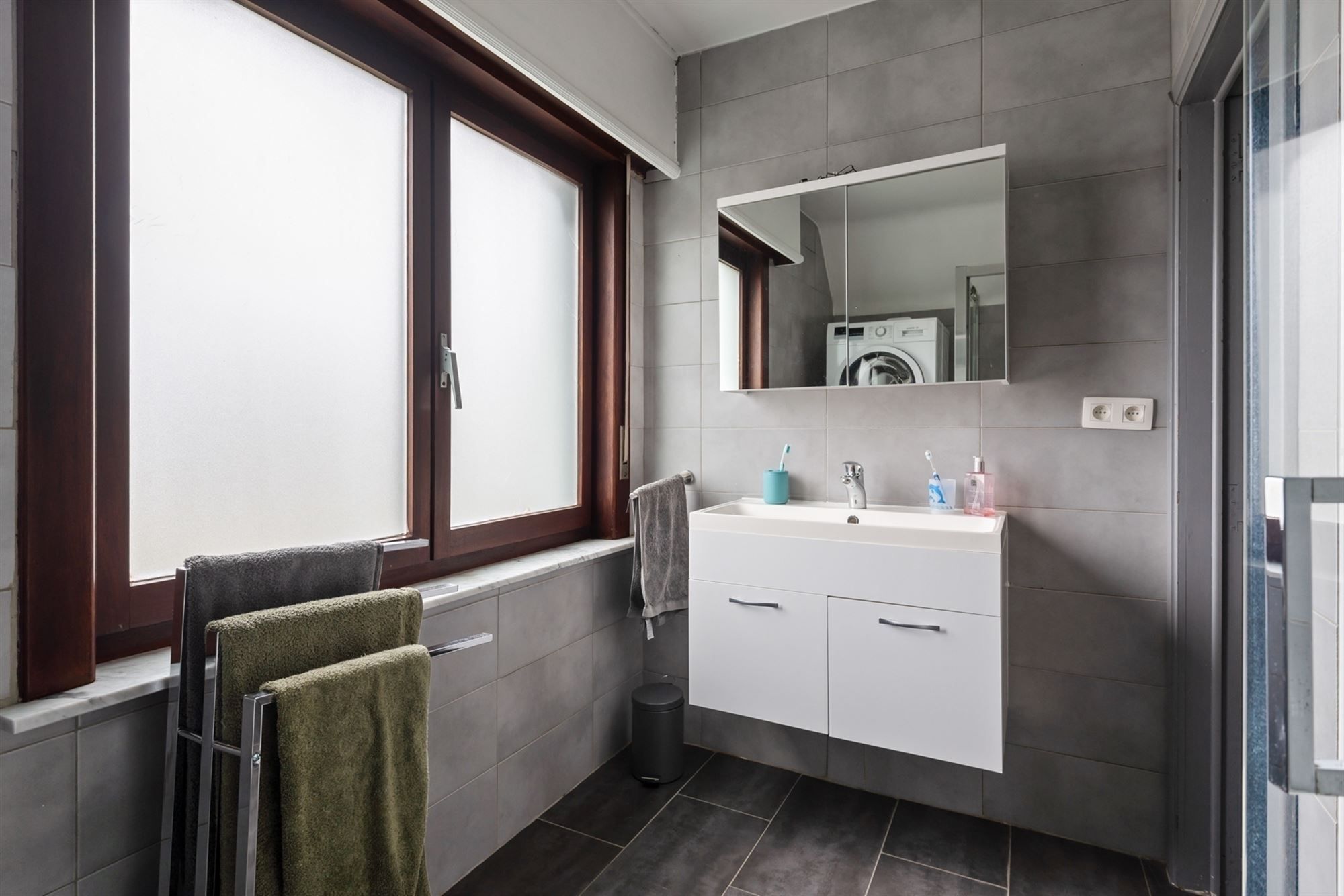 Grotendeels gemoderniseerde woning te Sint-Katelijne-Waver foto 10