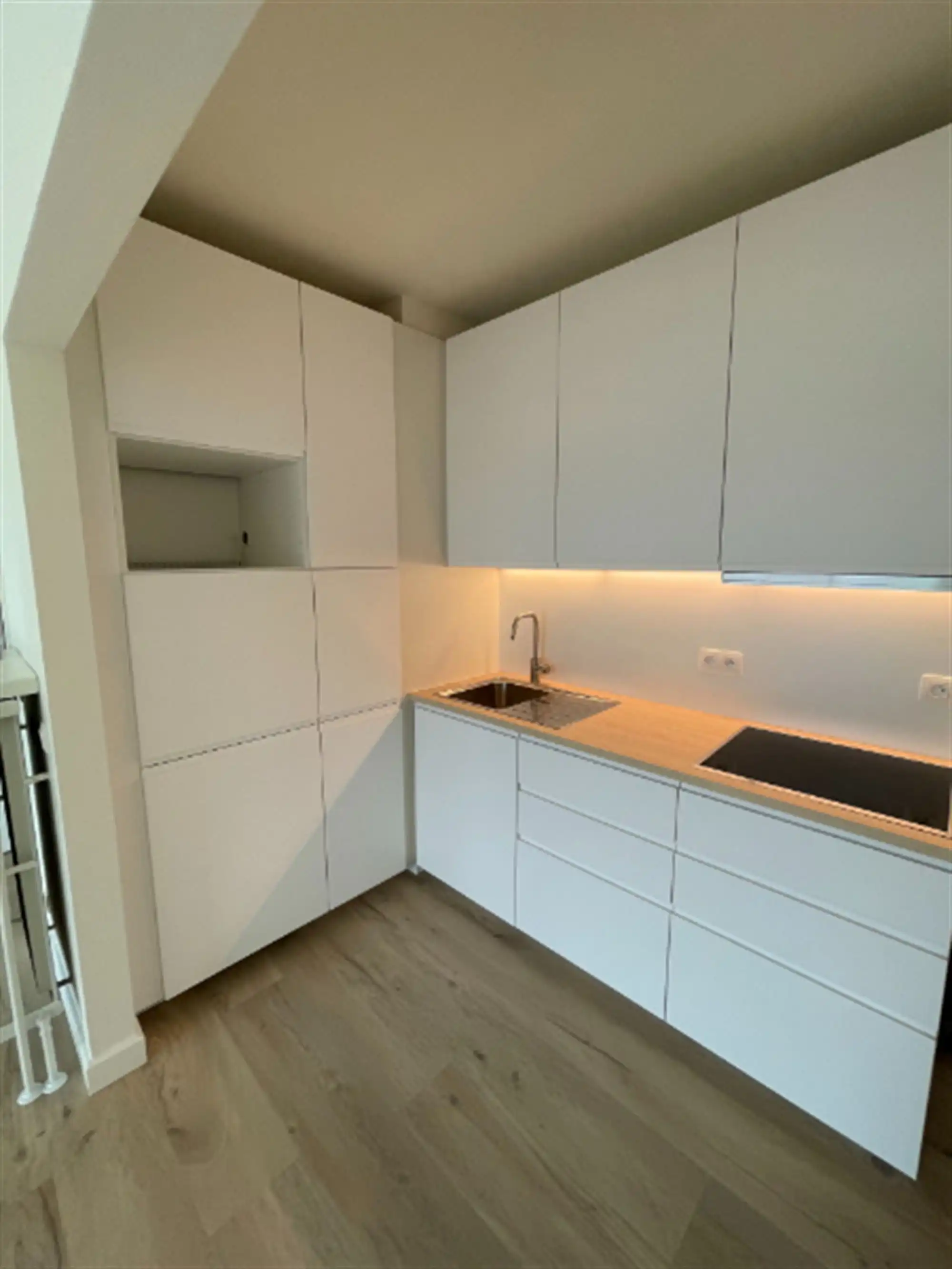 Modern appartement met terras foto 2