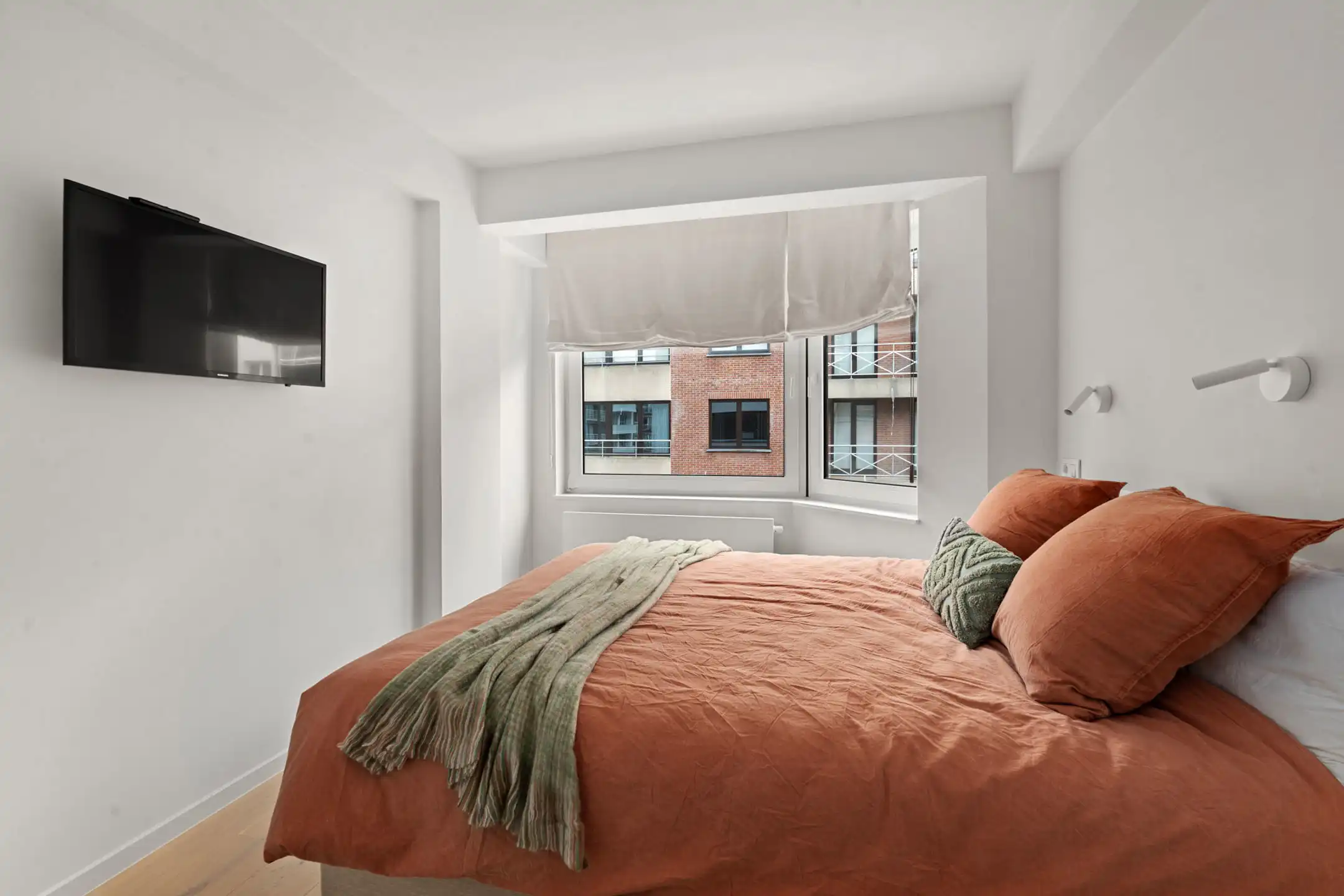 Prachtig gerenoveerd app met 2 slaapkamer centraal gelegen. foto 6