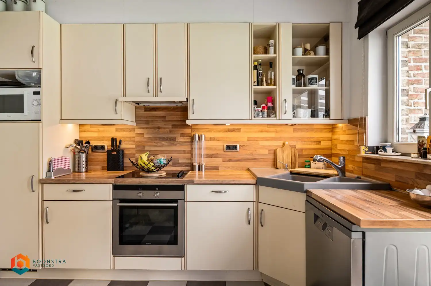 Instapklare woning met 5 slpkrs, zwembad en leuke tuin te Schiplaken foto 7