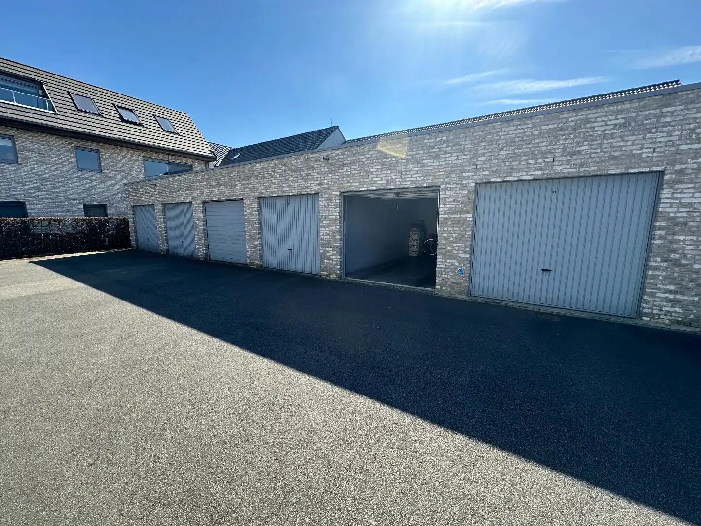 Instapklaar 2-slp appartement met terras én garage, Torhout Wijnendale foto 20