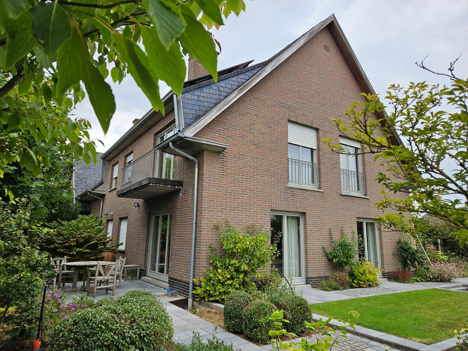 Ruim appartement met 3 slaapkamers ! foto {{pictureIndex}}