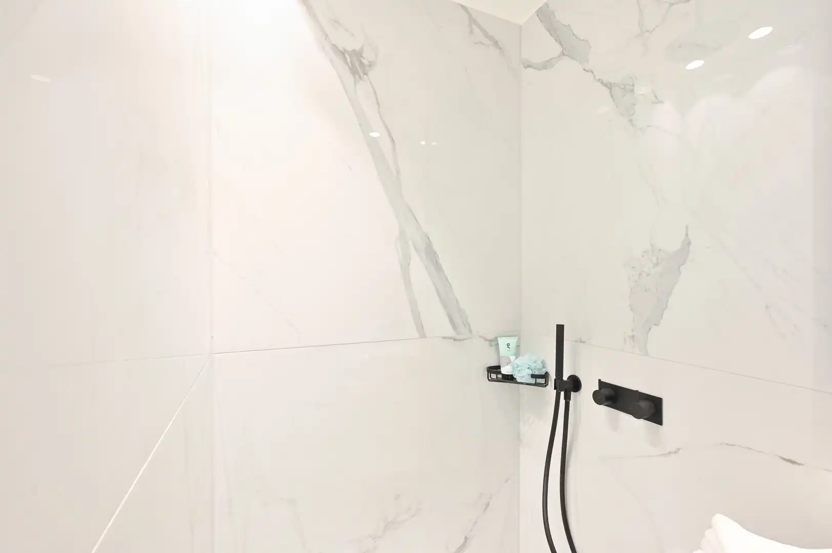 Gerenoveerd hoekappartement, heel rustig gelegen te Knokke,  genietend van een uitgestrekt zicht op het Zegemeer. foto 16