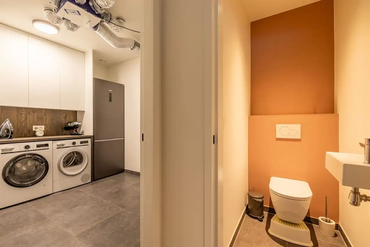 Gemeubelde penthouse met 2 slpk, ruim terras en autostaanplaats foto 21