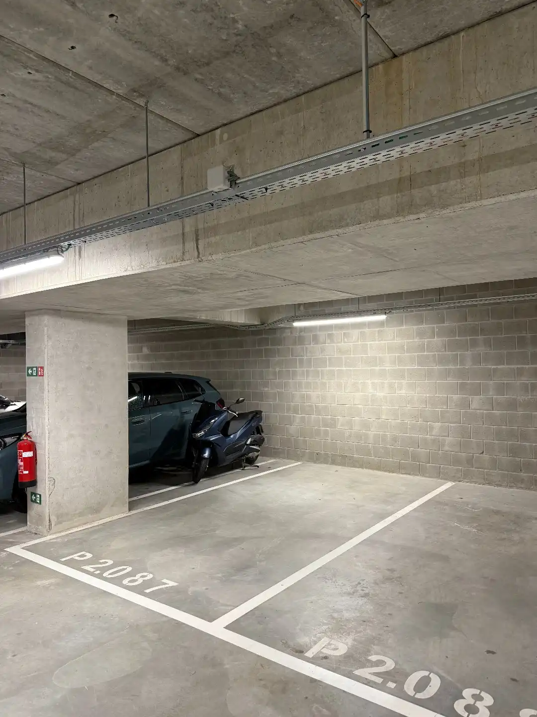 AUTOSTAANPLAATS VLAKBIJ ZEEDIJK foto 3