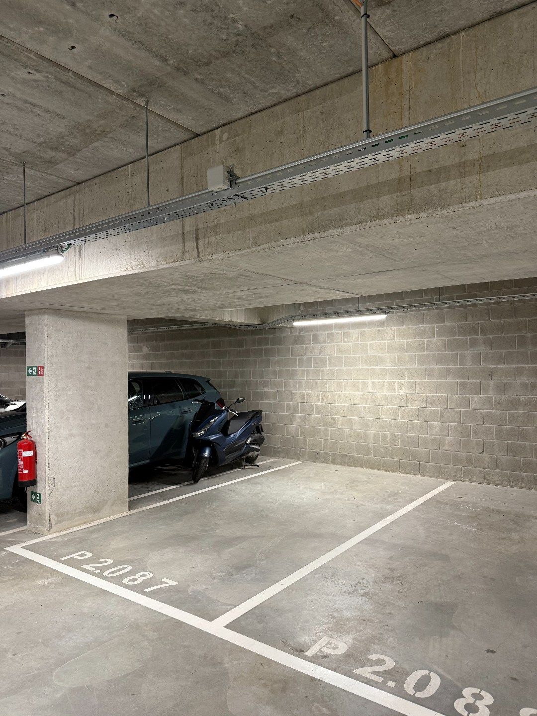 AUTOSTAANPLAATS VLAKBIJ ZEEDIJK foto 3