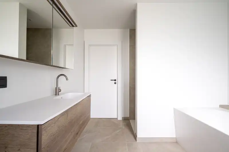 Gerenoveerde halfopen woning met ruime tuin. foto 15