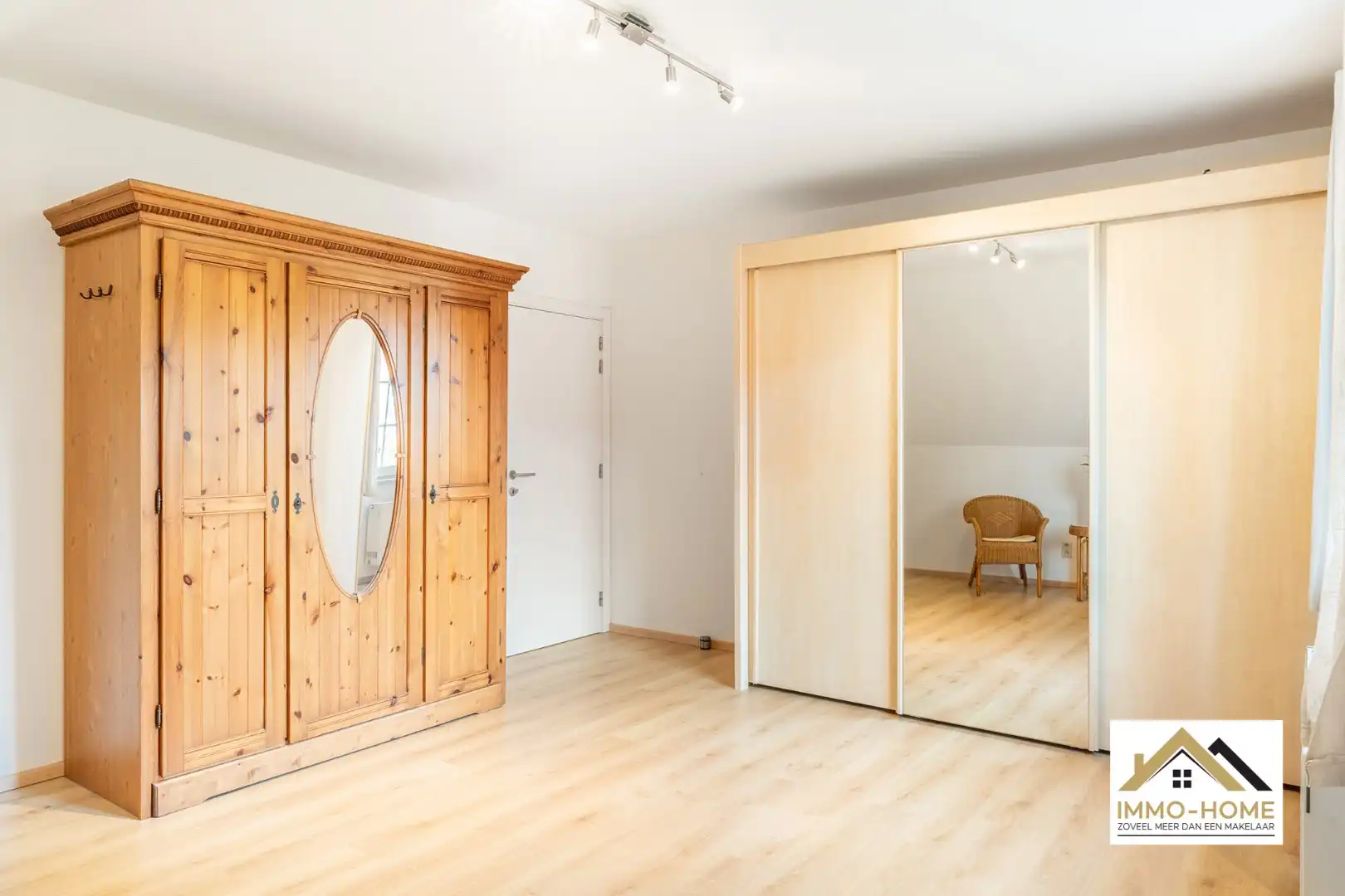 Jonge prachtige woning met enorm volume!! foto 20