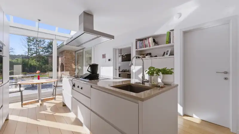 Exclusief gelegen villa van 345m² op 30 are met grote vijver foto 36