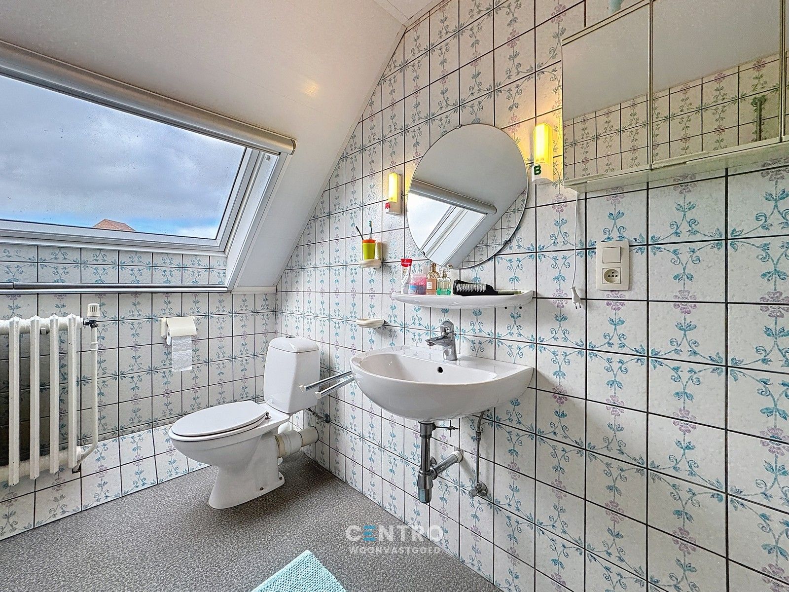 INTERESSANTE villa te Meetkerke met 3 slpks, PRAKTIJKruimte én 2 garages op 1.975m2! foto 13