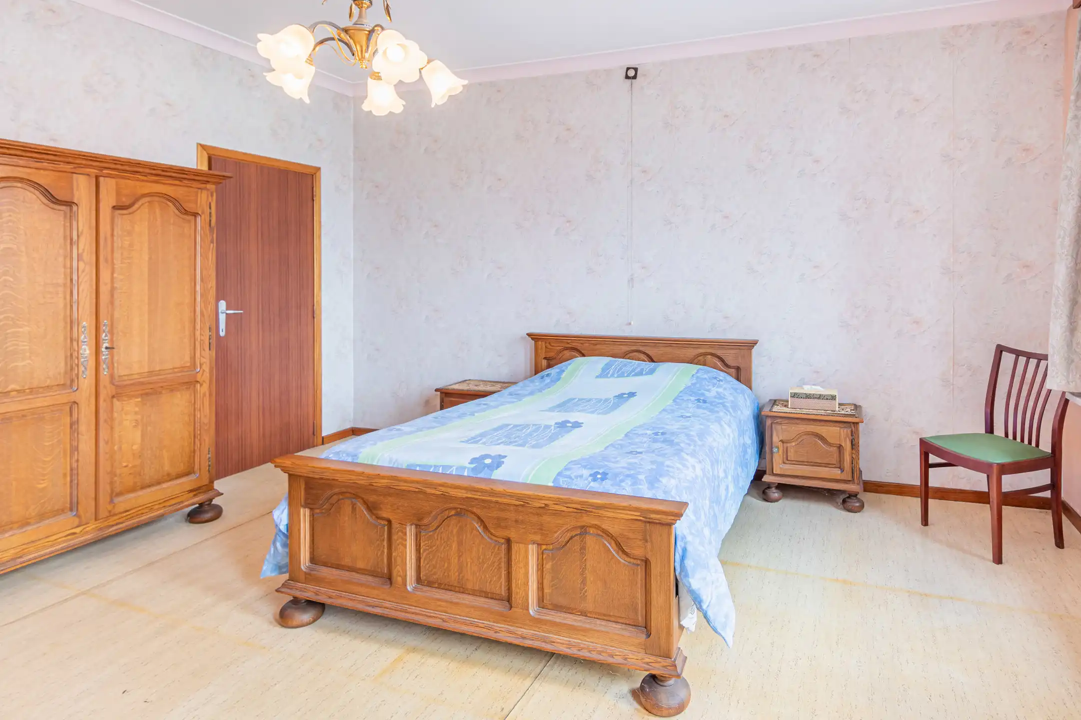 Te renoveren gezinswoning met garage in hartje Willebroek foto 9