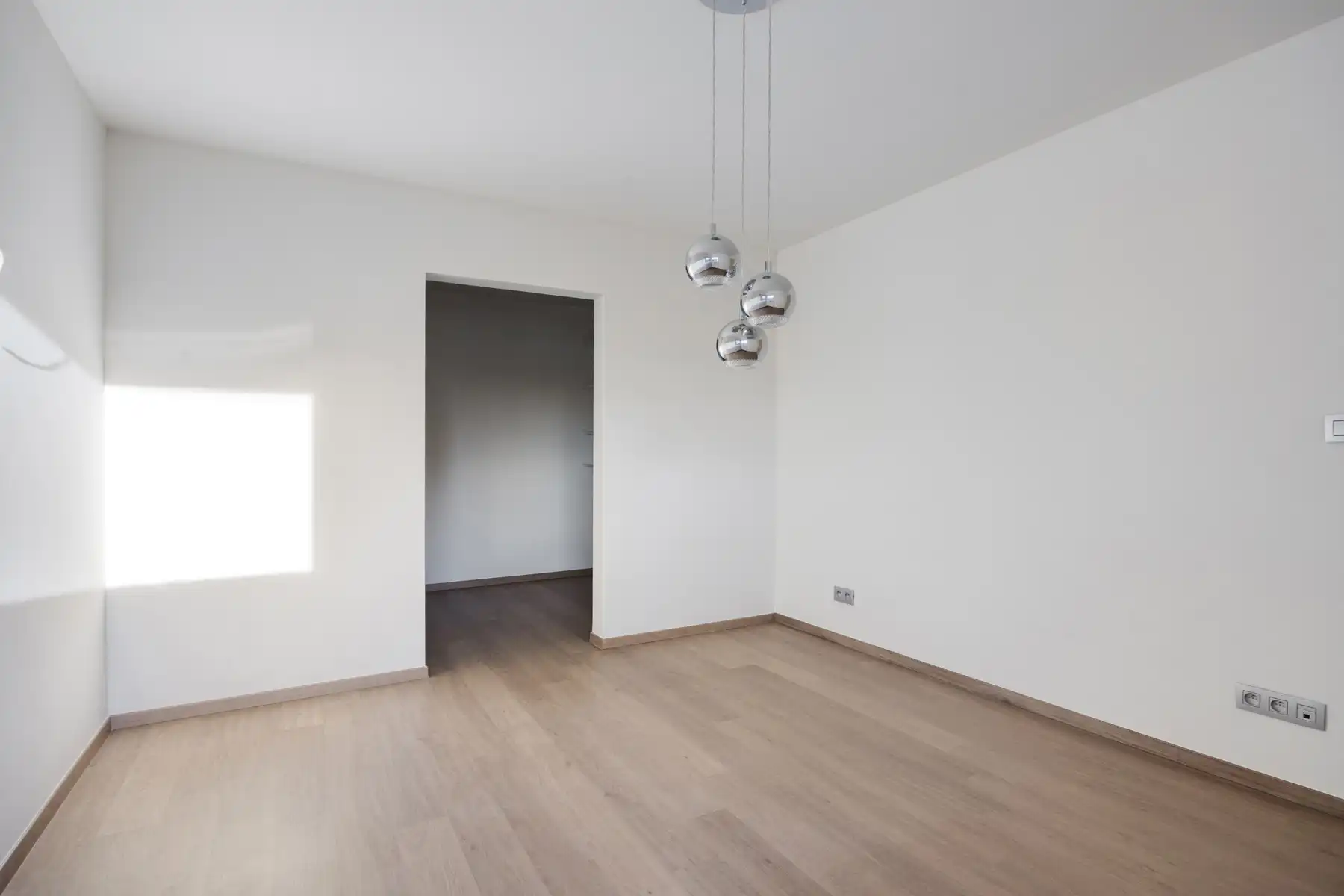 Luxueuze woning met 4/5 slpk. op 11a90ca in Neeroeteren.  foto 27