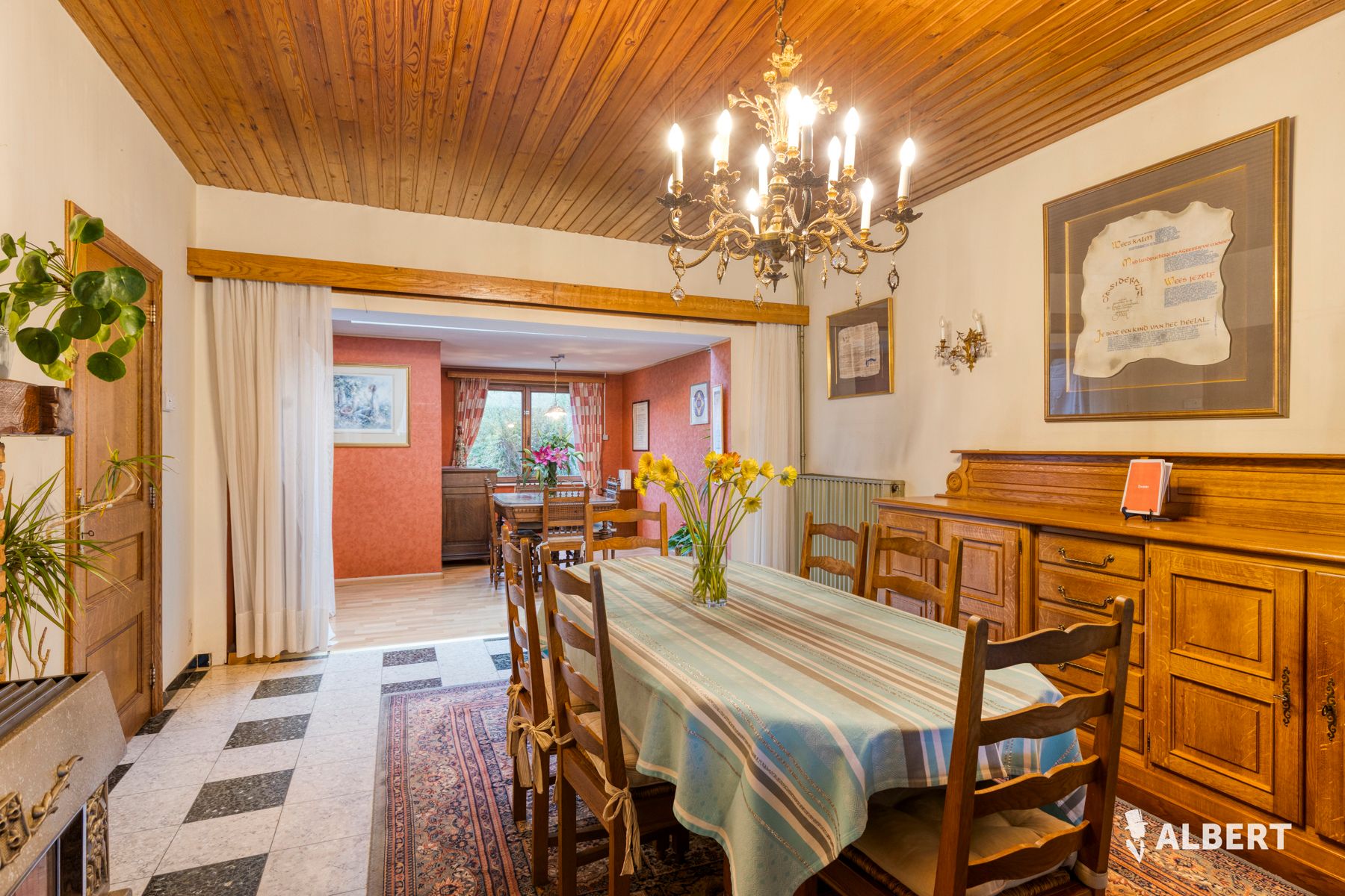 Woning met 3 slaapkamers en tuin in rustige straat foto 4