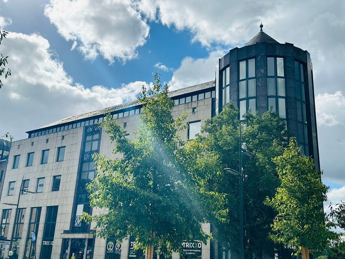 Iconisch kantorencomplex of commerciële ruimte te Hasselt centrum foto 3
