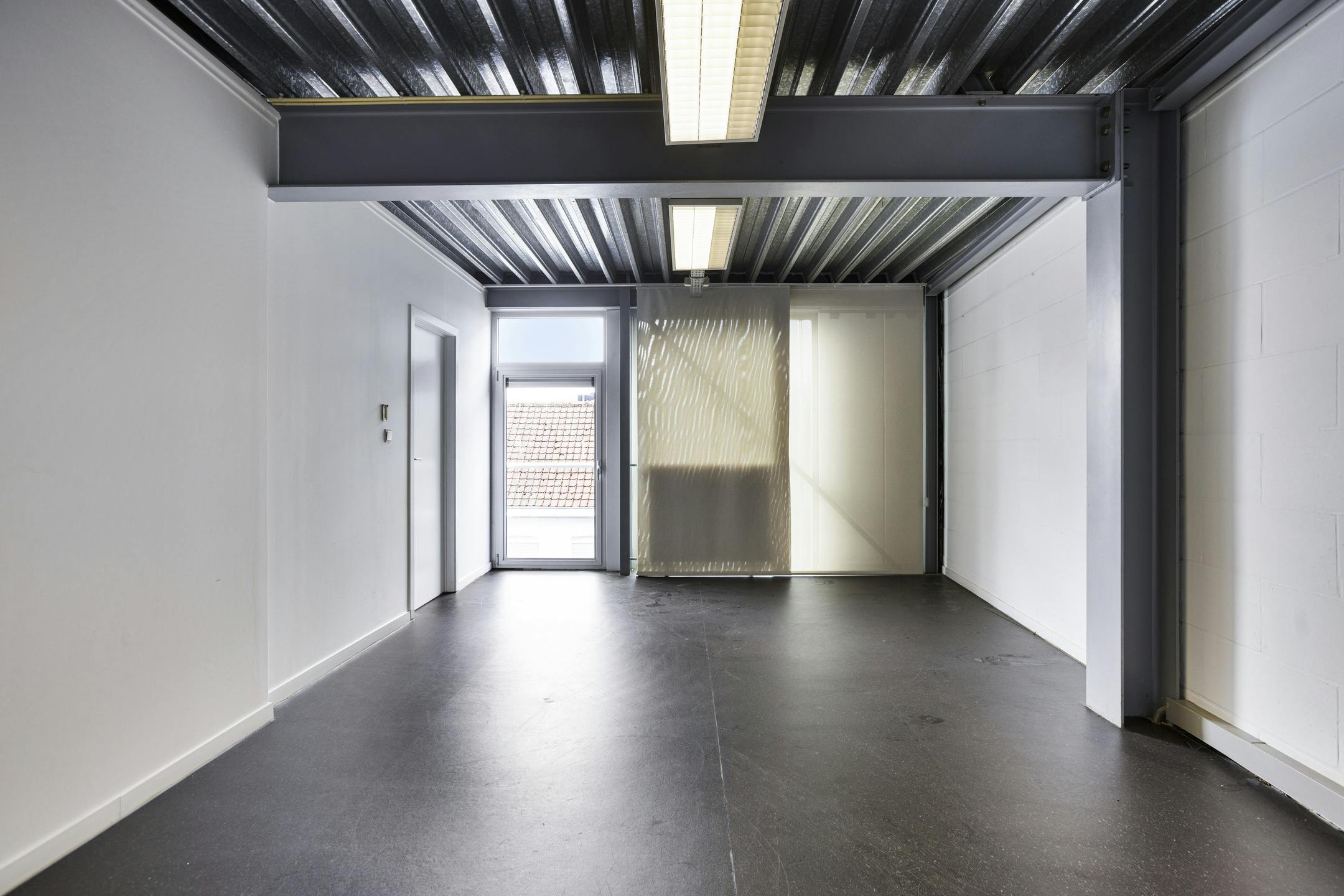 Instapklaar kantoor te koop van ca. 367m² in centrum Torhout foto 7