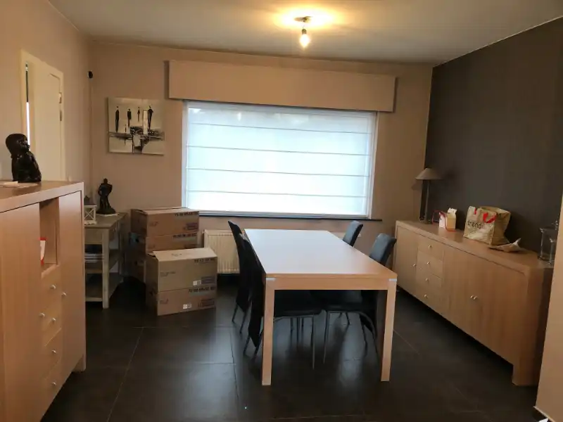 Volledig gerenoveerde woning met 3 slaapkamers en ruime privé-tuin. foto 3