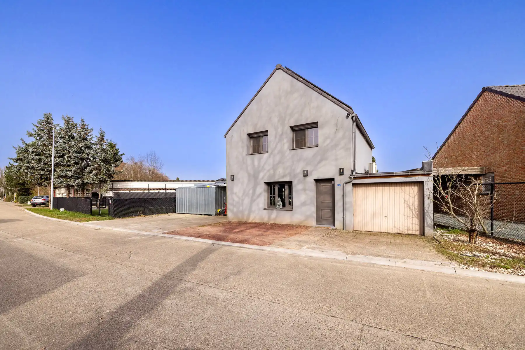 Woning met 3 slpk, tuin, EPC label B en parkeermogelijkheden foto {{pictureIndex}}