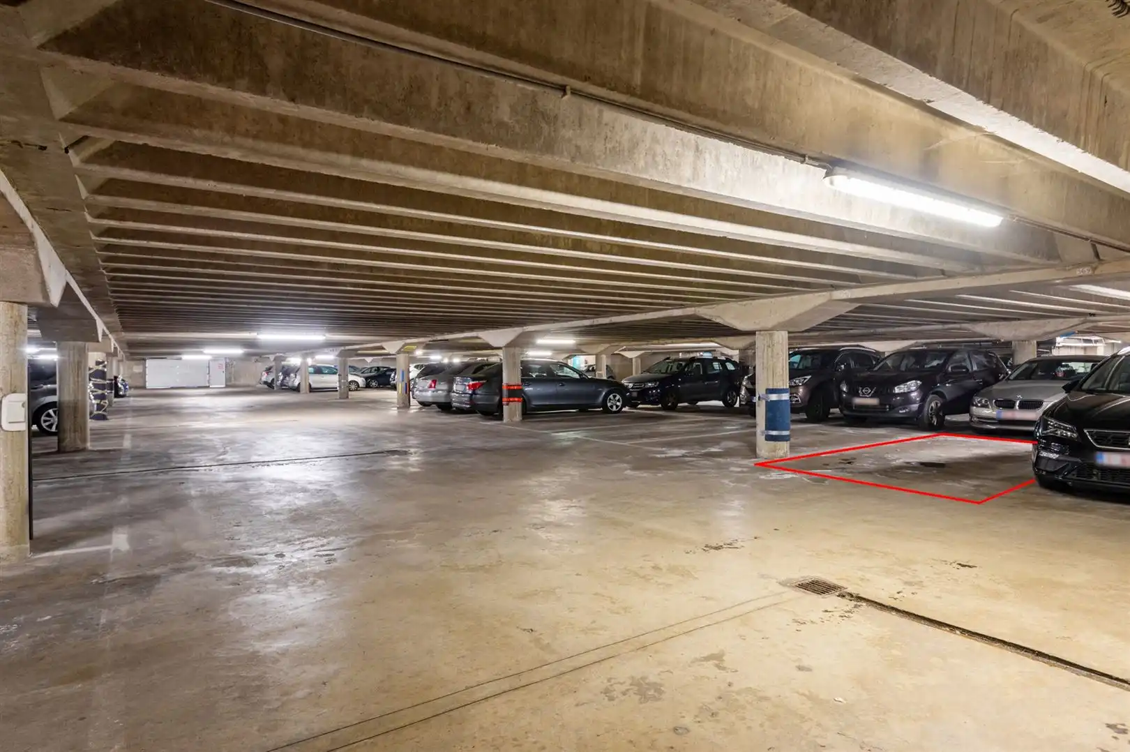 Centraal en rustig gelegen appartement met optionele parking foto 17