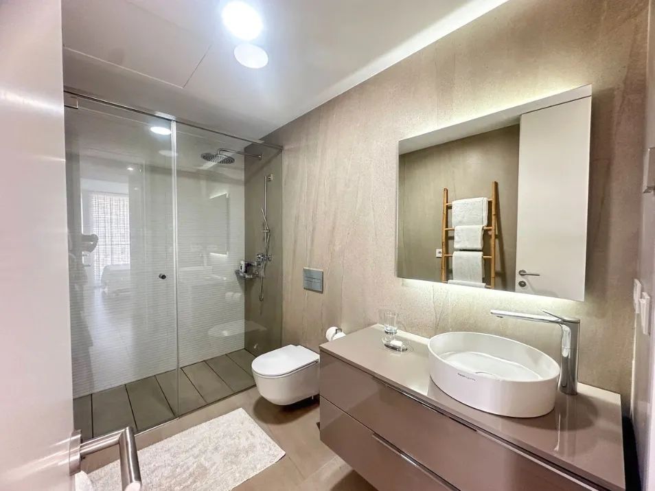 Exclusief frontline beach appartement in Estepona – wonen in pure luxe met spectaculair zeezicht! foto 10