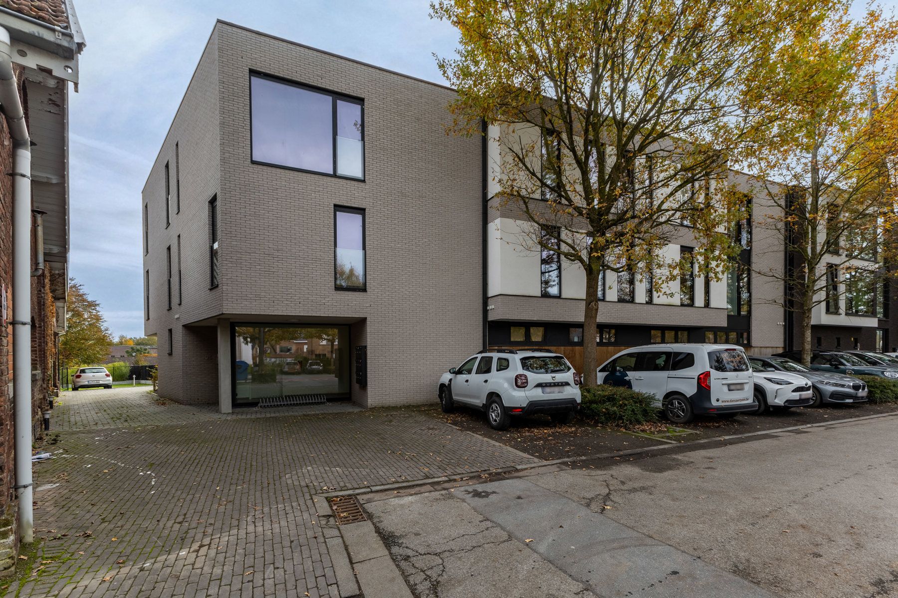 Zeer recent appartement met 1à2 slaapkamers en staanplaats foto 3