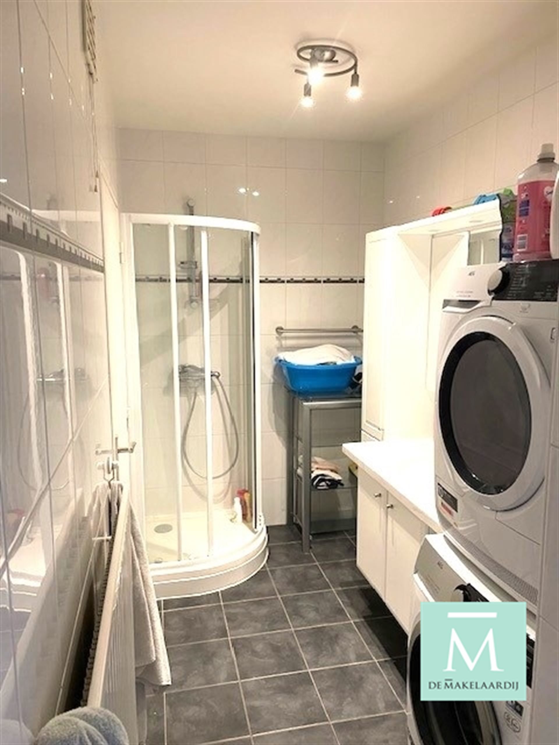 Ruim appartement met 3 slaapkamers, terras en garage! foto 5