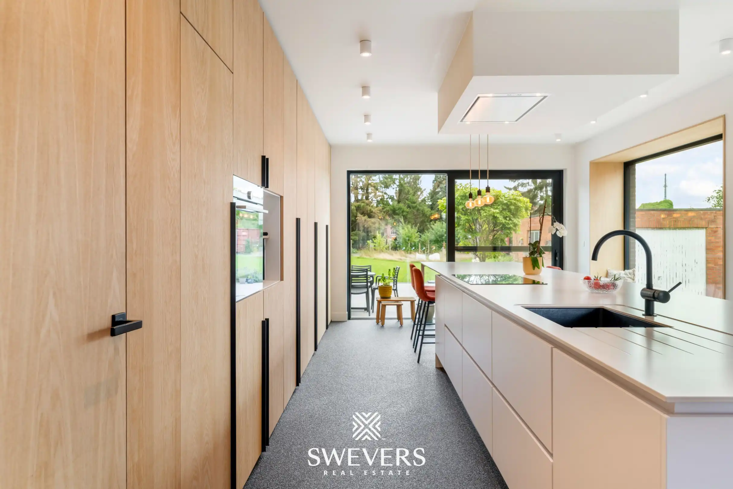 Ruime gerenoveerde woning op topligging foto 12