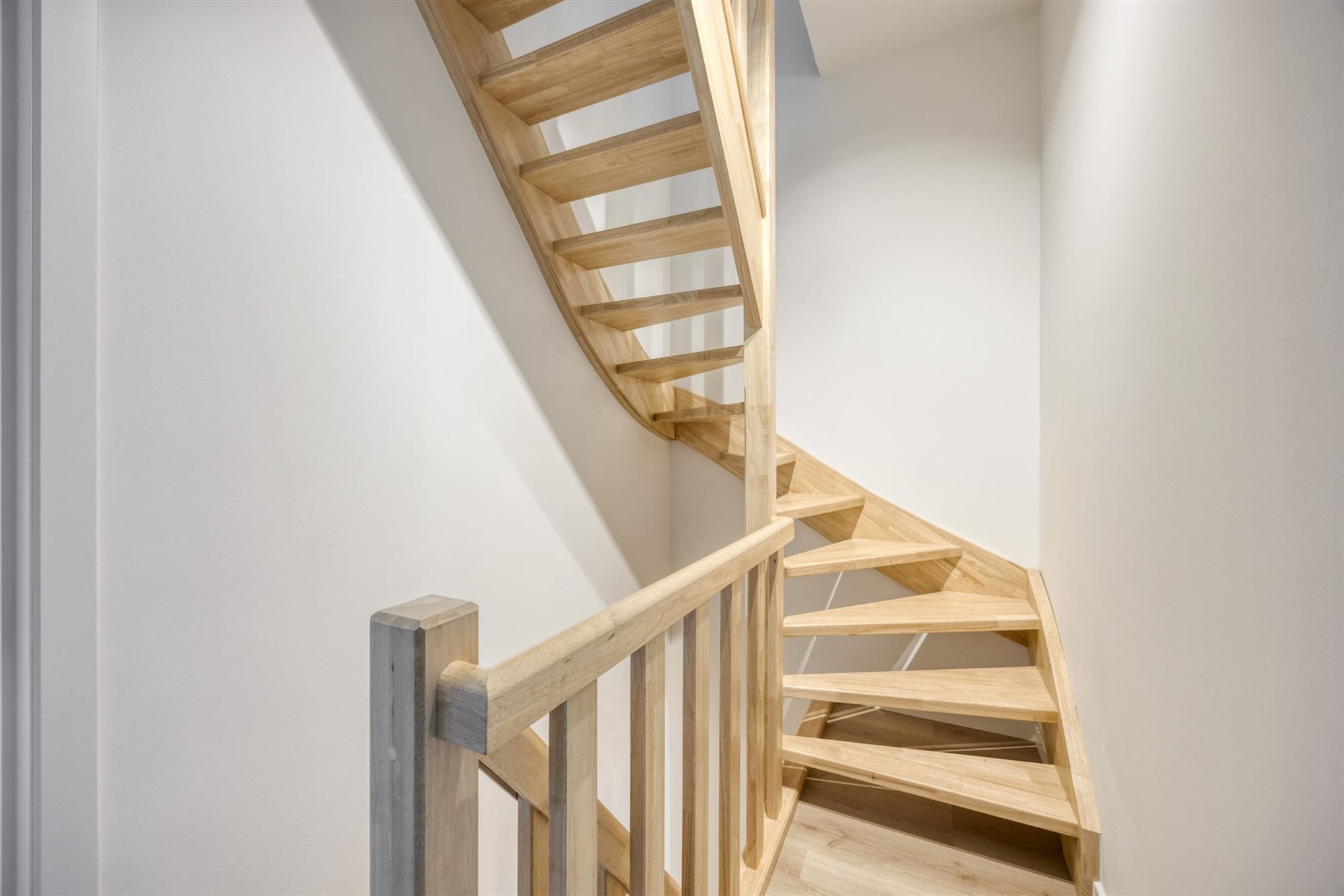 uniek gerenoveerde stadswoning met 4 slks en tuin foto 17