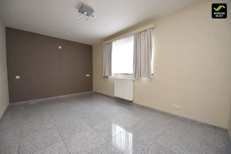 Te huur: Appartement met 2 ruime slaapkamer, parkeerplaats en garage foto 7