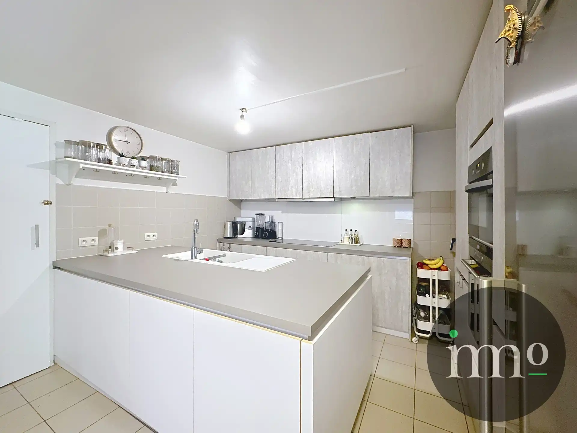 RUIME DRIEGEVELWONING MET 5 SLAAPKAMERS EN TUIN foto 3