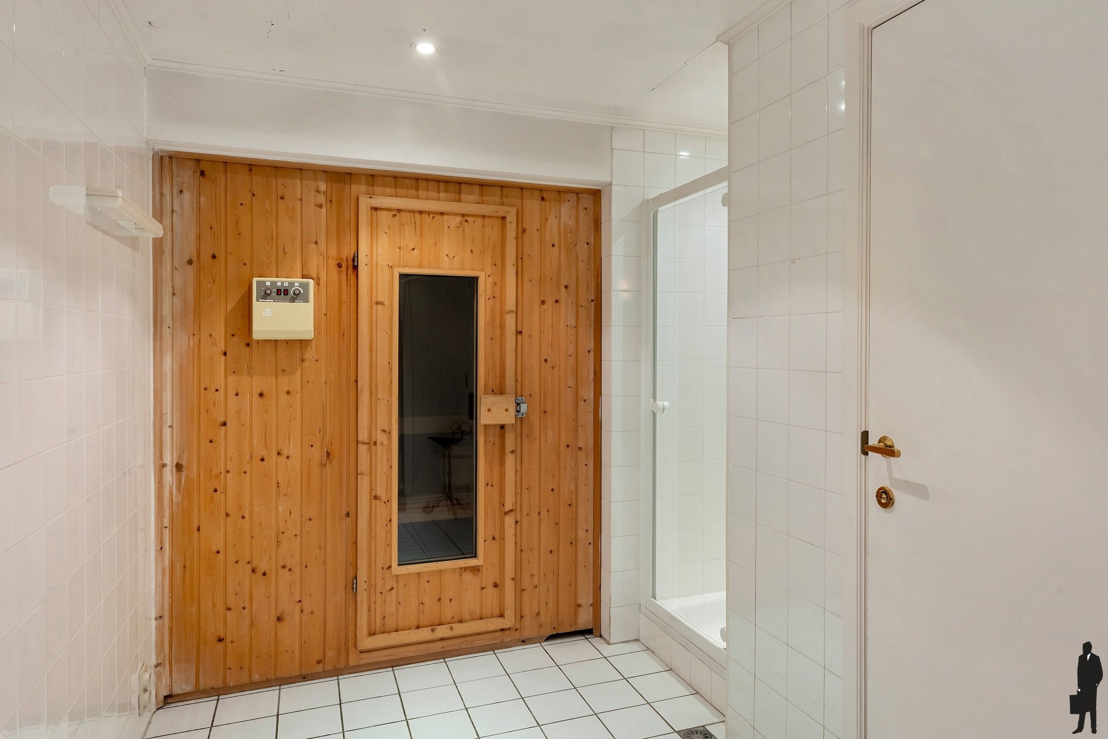 Op absolute toplocatie gelegen villa! foto 13