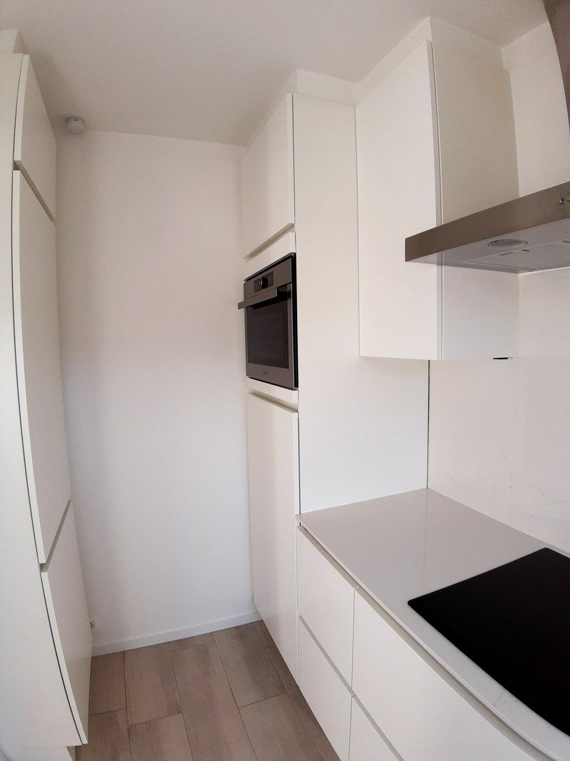 Gerenoveerd dakappartement MET GARAGE te Beverst foto 5