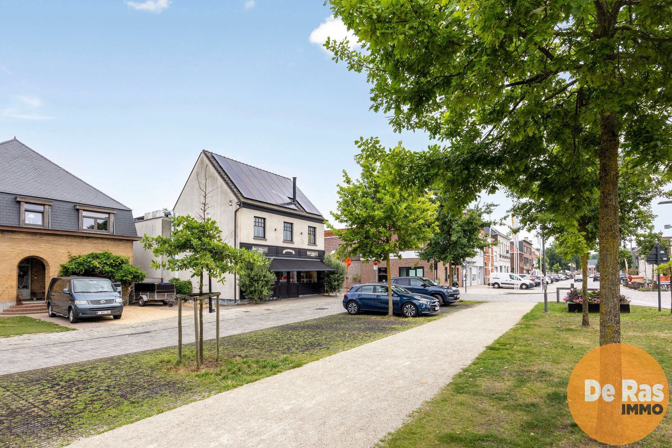 LAARNE - Bloeiende slagerij/traiteurzaak & luxe duplexapp. foto 4
