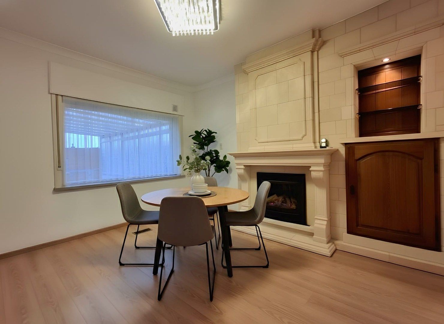 RUIME, INSTAPKLARE HOB MET 2 SLPKS | GARAGE EN STADSTUIN NABIJ CENTRUM DEINZE foto 4