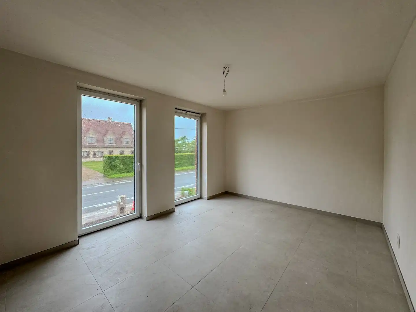 Nieuwbouwwoning met 4 slaapkamers, carport en tuin foto 11