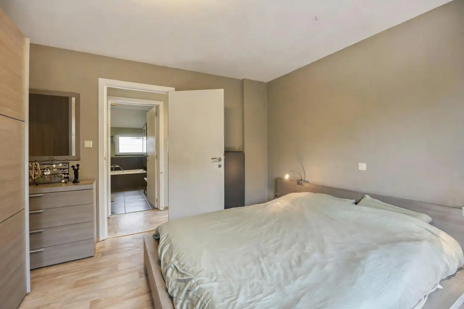 Mooie, instapklare woning met tuin in Hoegaarden (Hoksem) foto 19