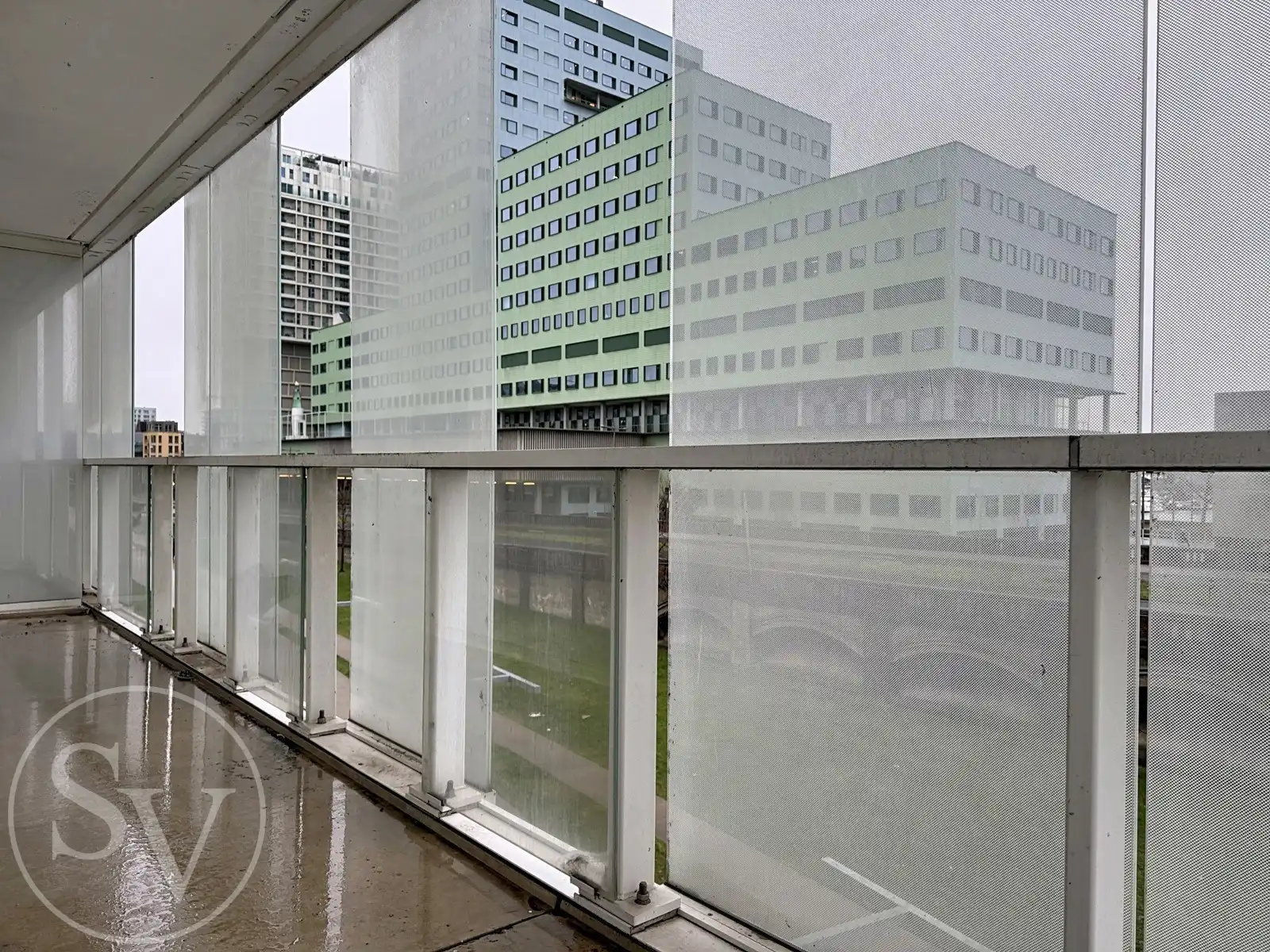 Kamer met terras, kelder en parking. foto 9