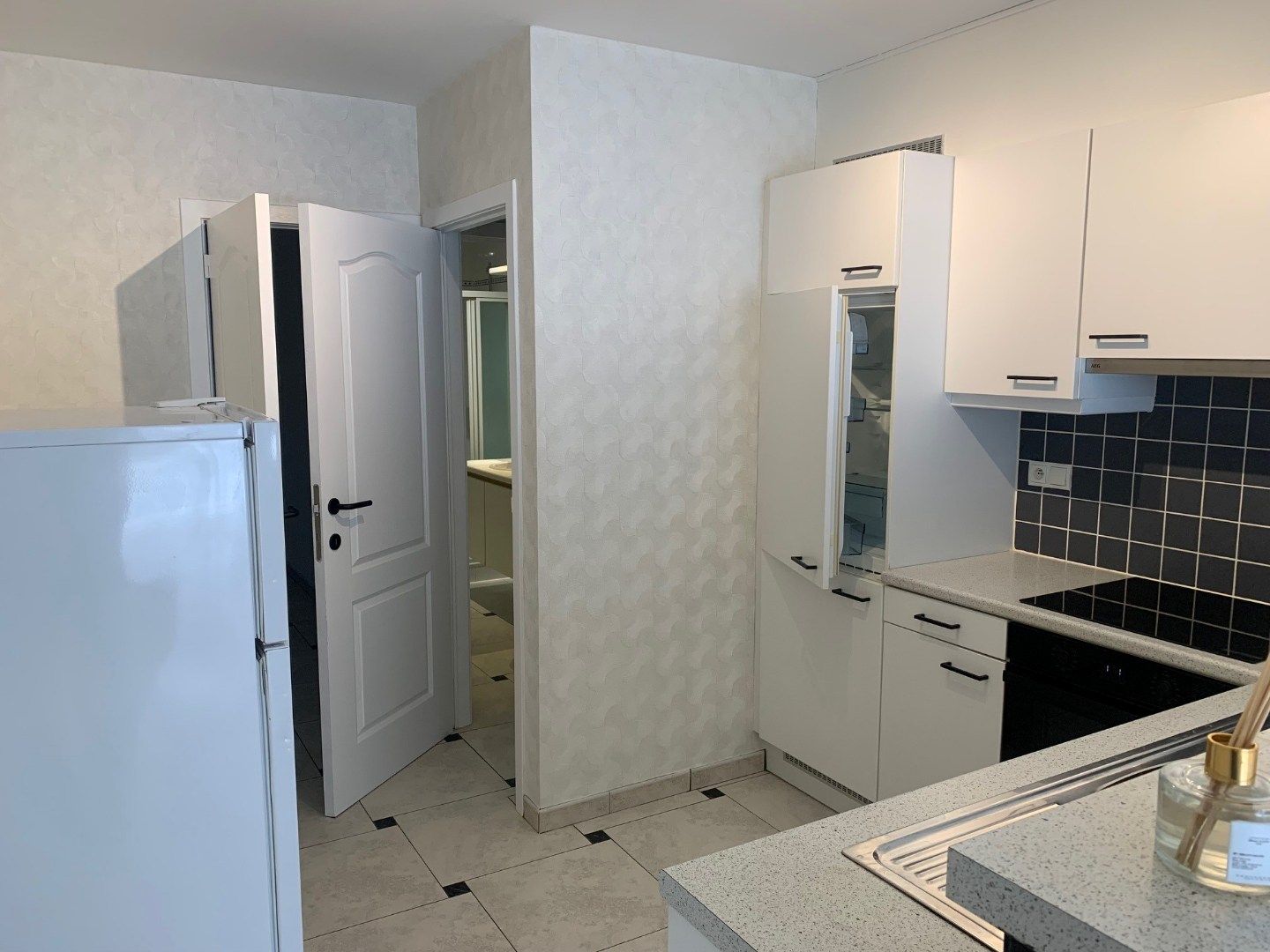 Opgefrist knap appartement op het gelijkvloers, eventueel met garagebox foto 10