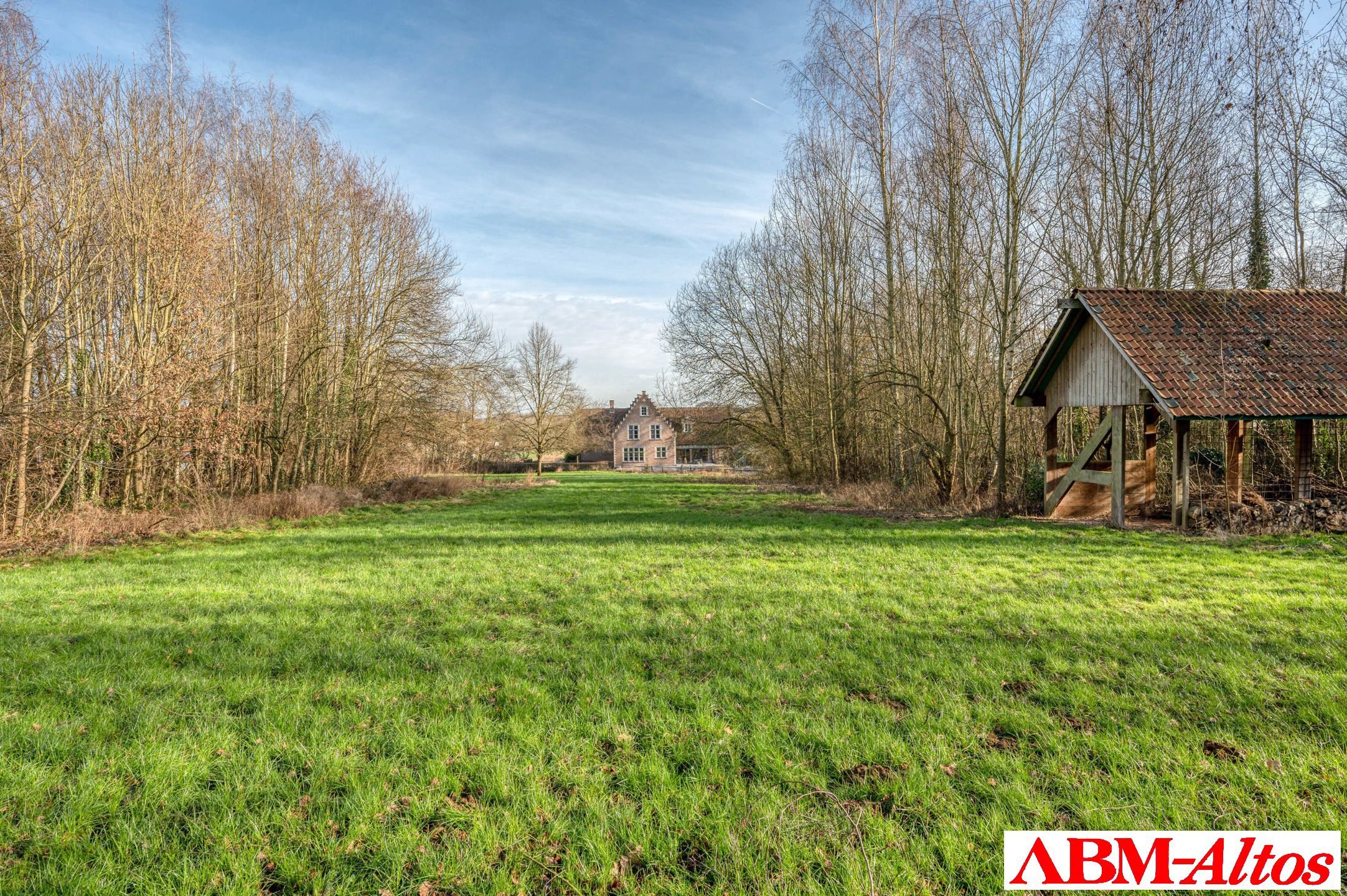 Verkoop via aandelen  Unieke villa met mogelijkheid tot combinatie wonen en werken foto 9