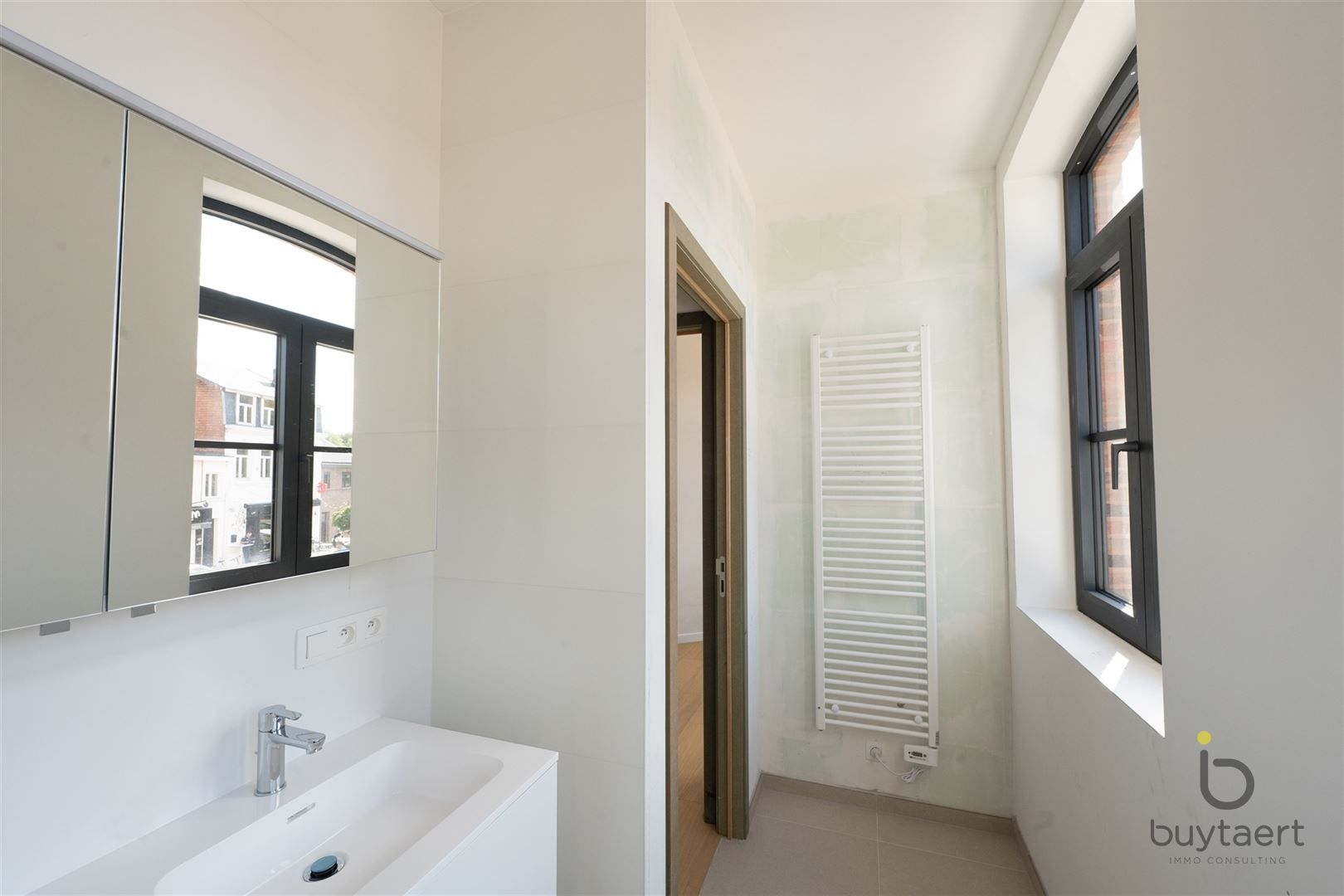 Beleef luxe, comfort en energiezuinigheid in een karaktervolle architectuur. foto 18