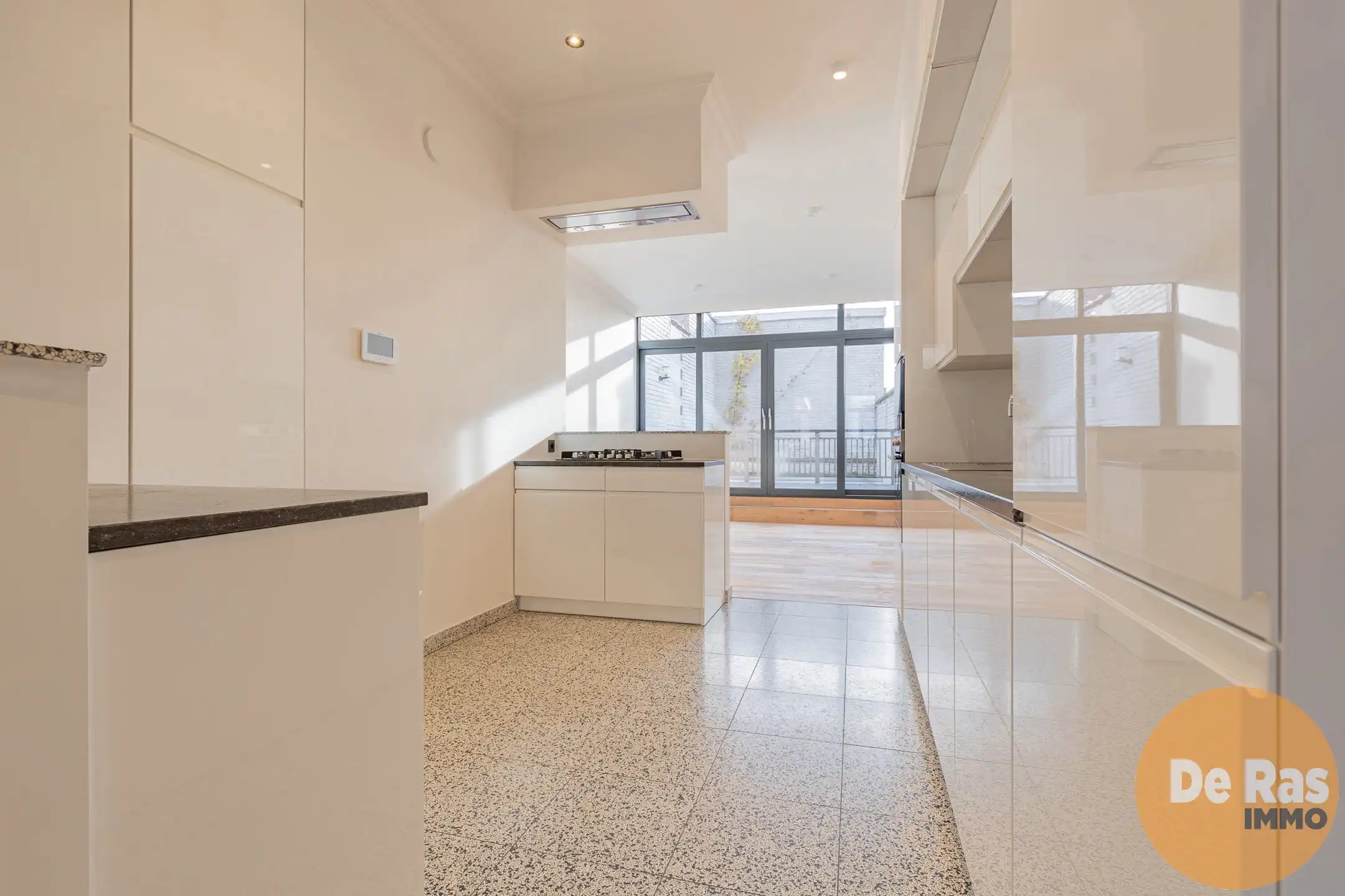 AALST - Kantoorruimte met vernieuwd appartement in centrum foto 12