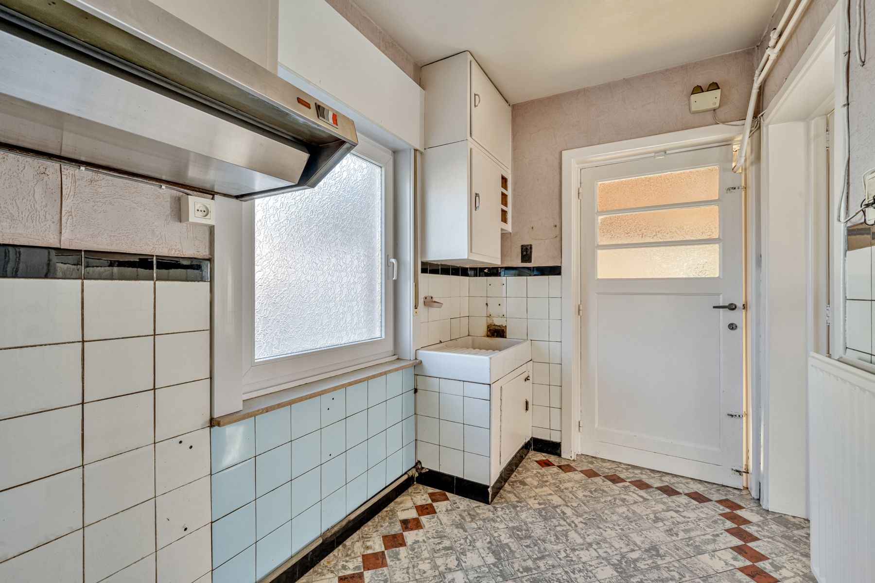 TE RENOVEREN HUIS MET LANDELIJKE LIGGING EN UITBREIDINGMOG. foto 5