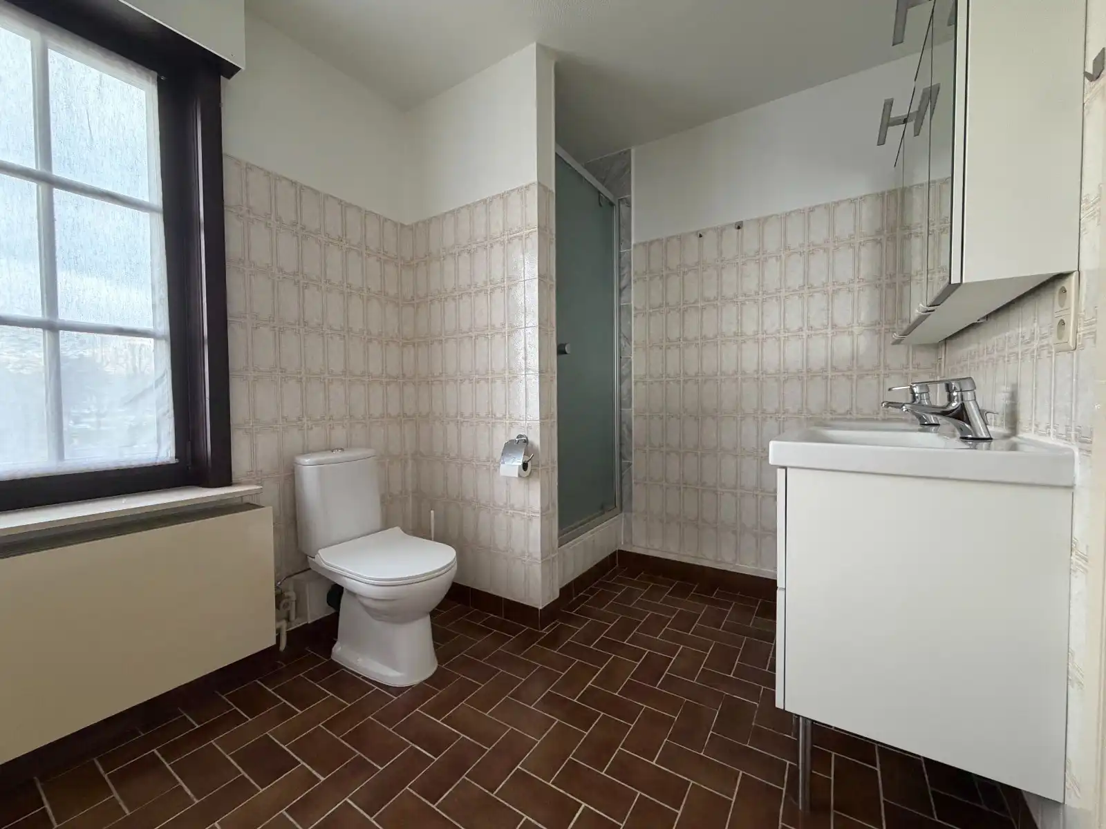 Ruime halfopen woning met 3 slaapkamers, garage en zonnige tuin in het centrum van Deinze foto 12