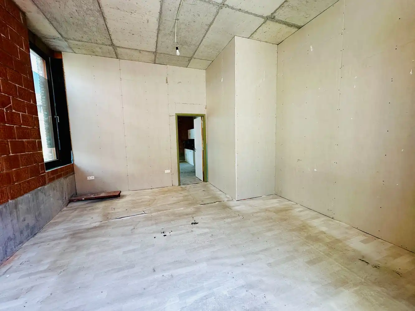 LAATSTE NIEUWBOUW COMMERCIËLE UNITS IN HET HIPPE PORTIER 51 foto 6