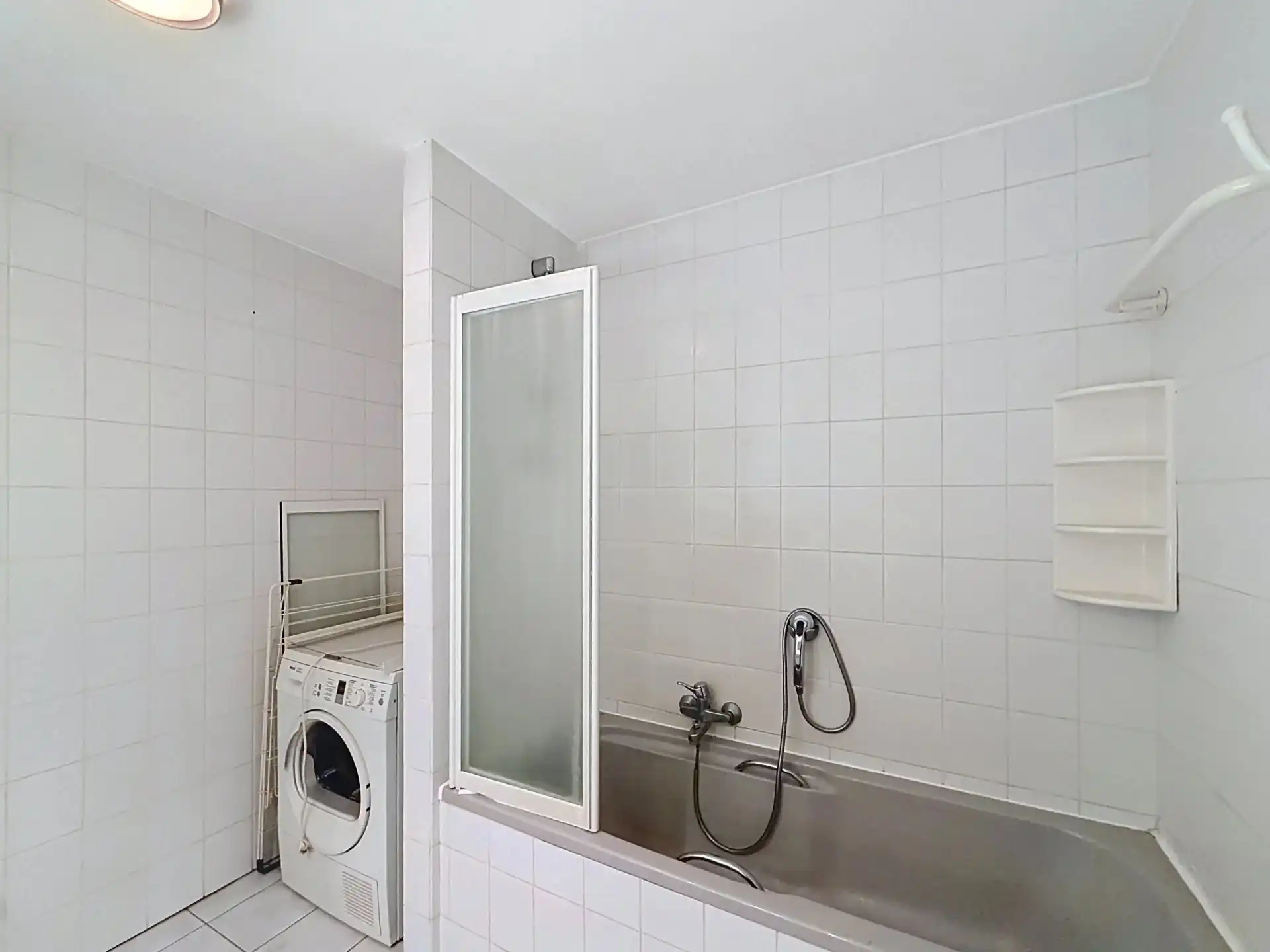 Ruim appartement met 2 slaapkamers, 2 staanplaatsen en 3 kelders foto 21