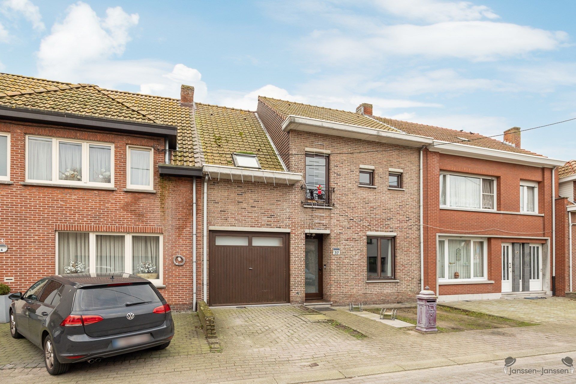 Ruime instapklare woning met aparte garage en tuin foto 27