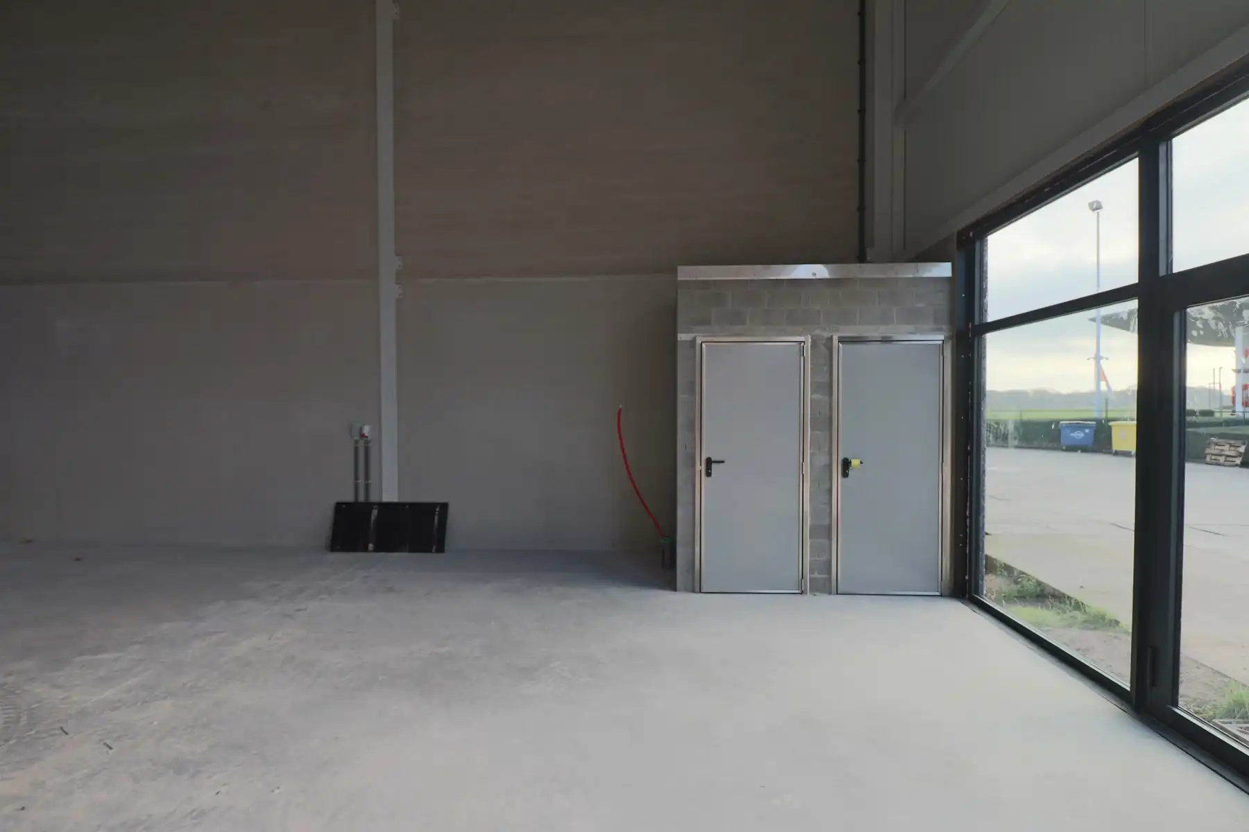 Een nieuwbouw opslag- / bedrijfsruimte van 275 m². foto 3